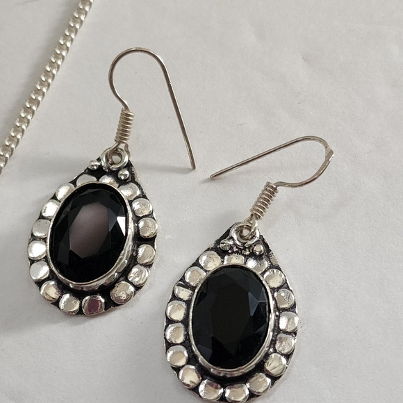 Silver Plate Banded Black Onyx Necklace Earrings Set - Picture 6 of 8